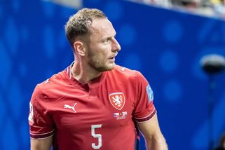 „Reprezentovat je čest, ať si to každý přebere sám.“ Coufal si rýpl si do omluvenek